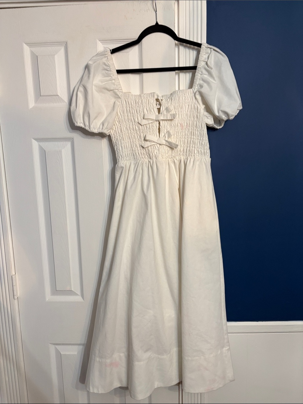 ASTR The Label White Bow Smocked Linen Blend Midi dress - size M - NEW - Picture 3 of 3